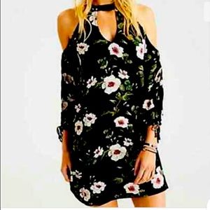 AE cold shoulder floral dress